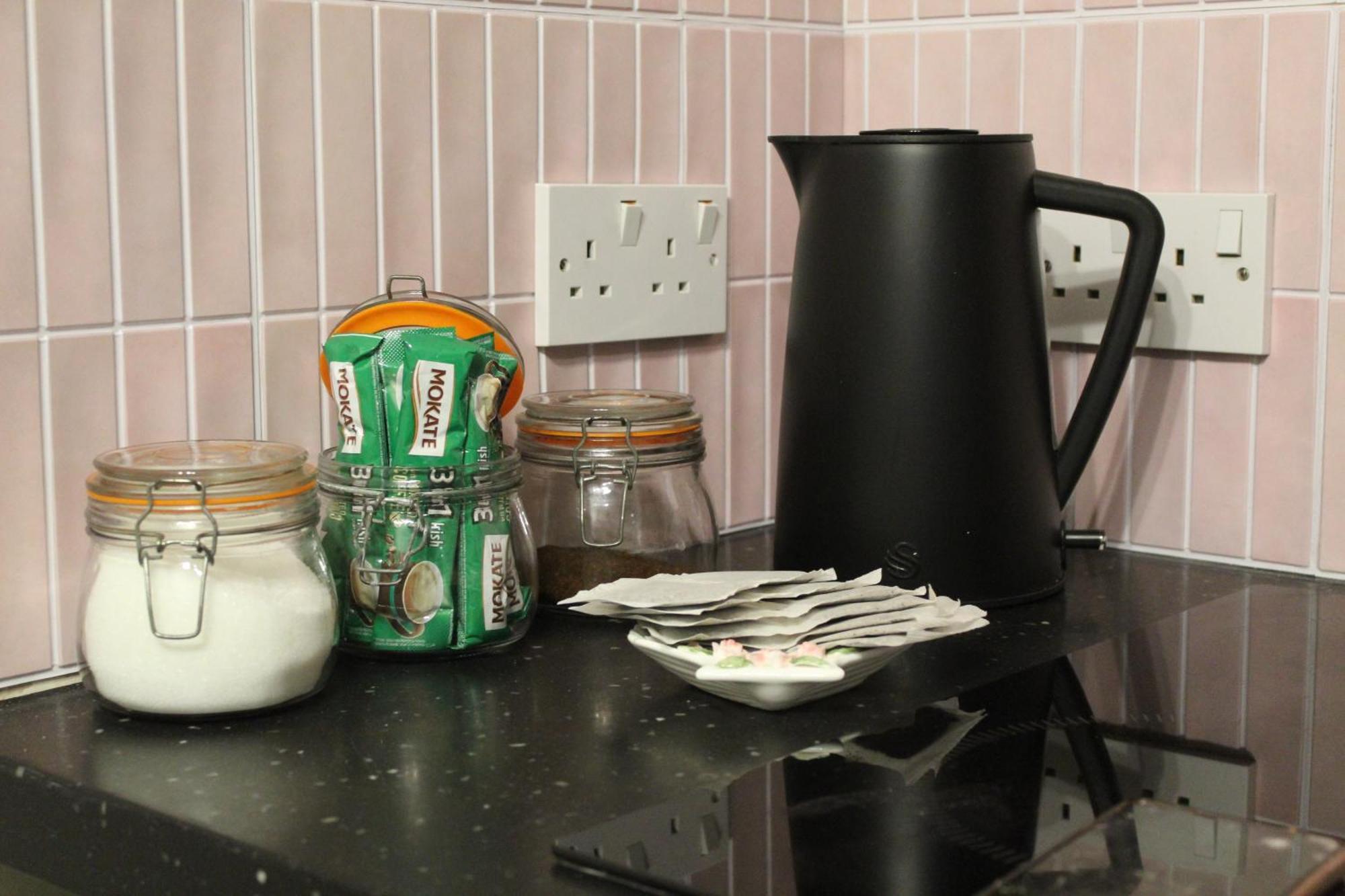 Peacehaven Retreat - 4 Minutes From The Beach! Pet Friendly! Weymouth Esterno foto